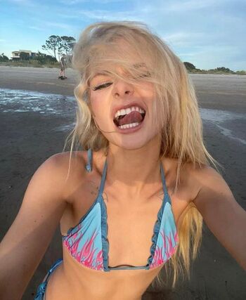 Full leaked Alidxox private onlyfans photo