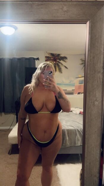 Full leaked Curvy goddesses private onlyfans photo
