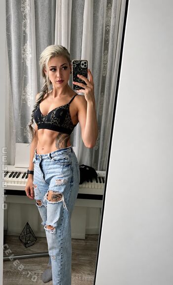 Full leaked Farbenfuchs private onlyfans photo