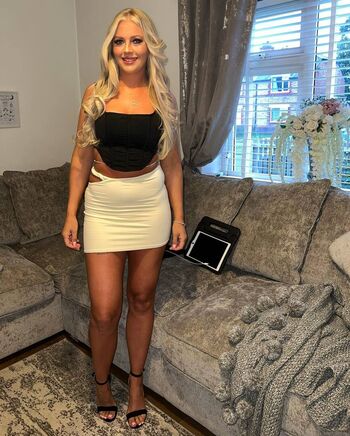Full leaked Laura private onlyfans photo