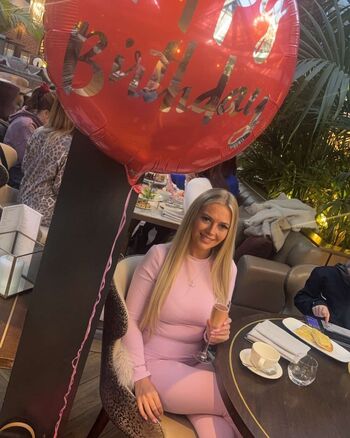 Full leaked Laura private onlyfans photo
