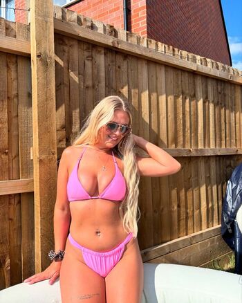 Full leaked Laura private onlyfans photo