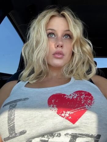 Full leaked Mszrsmerci private onlyfans photo