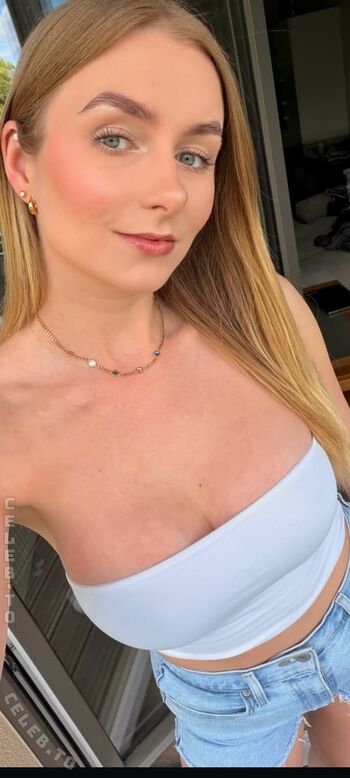 Full leaked Naadine private onlyfans photo